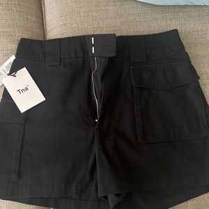Aritzia TNA cargo 3” short in black